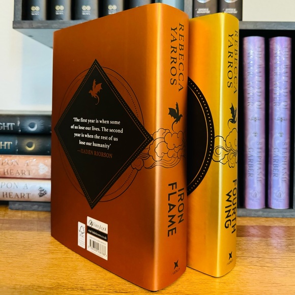 Fairyloot Exclusive Fourthwing +Fairyloot Exclusive Iron Flame by Rebecca Yarros - Picture 8 of 13
